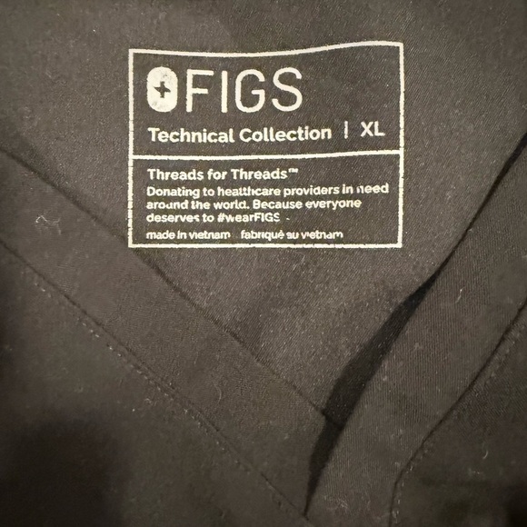 Figs Catarina One-Pocket Black Scrub Top™ Technical Collection Size XL. - Picture 5 of 6